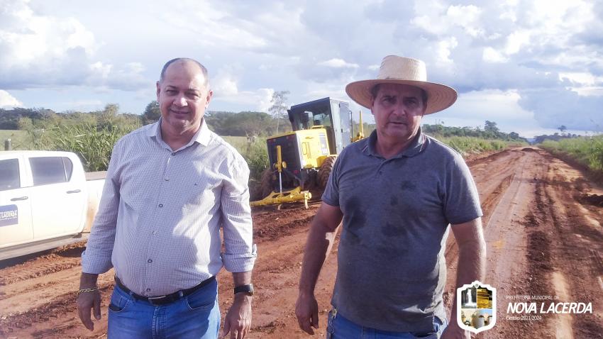 Prefeito Visita a Equipe de Obras em Andamento nas Comunidades de Nova Lacerda-MT.