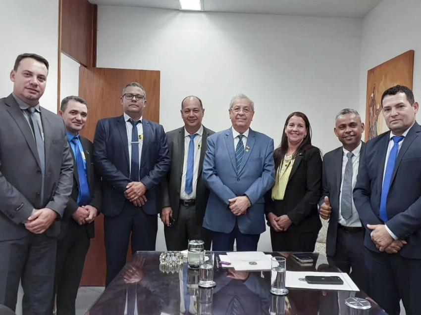 O Prefeito, Uilson José da Silva e comitiva de vereadores, viajou a Brasília em busca da liberação de recursos e investimentos.