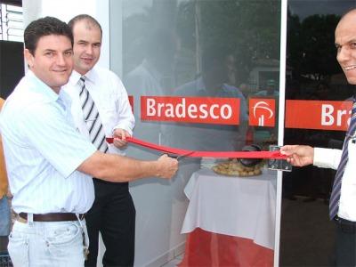 Inauguração do Banco Bradesco